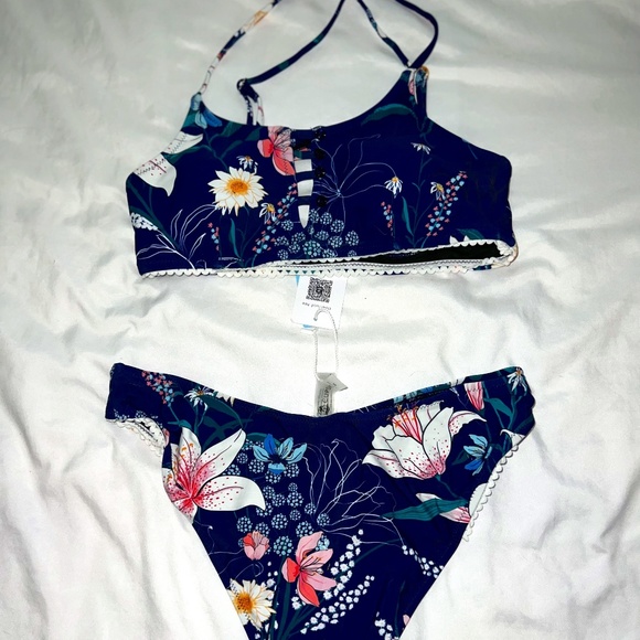 Womens 2 piece bikini bathing suit. Brand new, Never worn